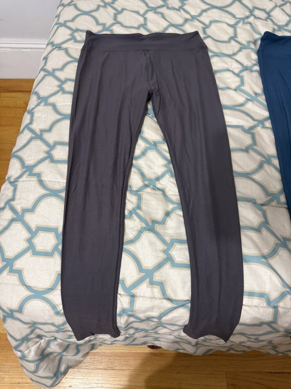 NWOT LuLaRoe Solid Dark Purple Leggings Tall & Curvy 💜